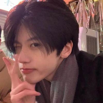 《如何理解《久久久久人》的深刻内涵与社会影响》