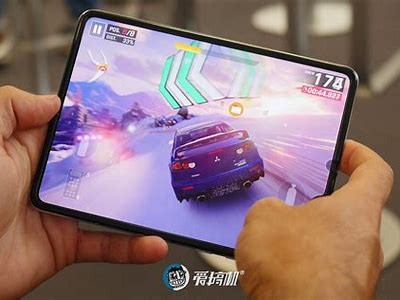 三星即将发布Galaxy G Fold：首款三折叠手机，9.96英寸屏幕，2025年Q3登场
