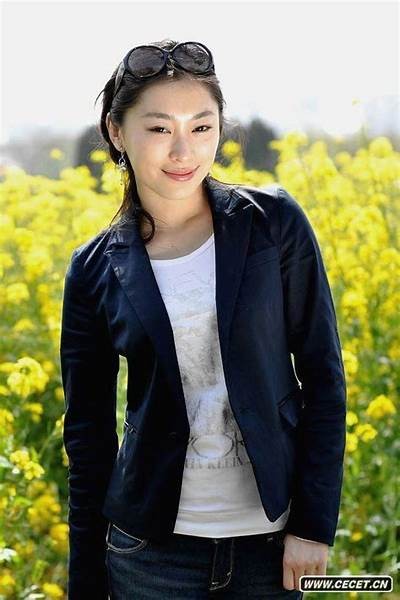 《探索成熟人妻的魅力与生活：深度解析与真实故事》，成熟人物