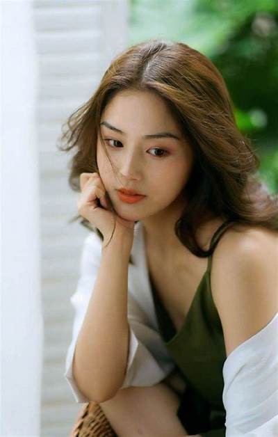 《日本丰腴美少妇的魅力与生活分享》