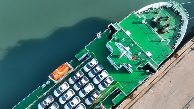 关税导致美国商品进口额下降30% 自食恶果现状分析